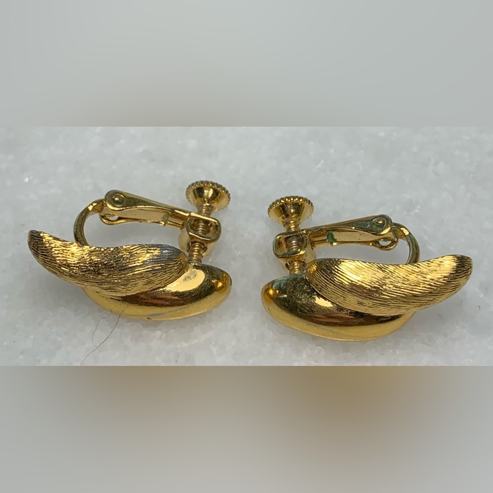 Vintage Napier Gold Tone Screw Back Earrings | Modernist - Picture 2 of 5